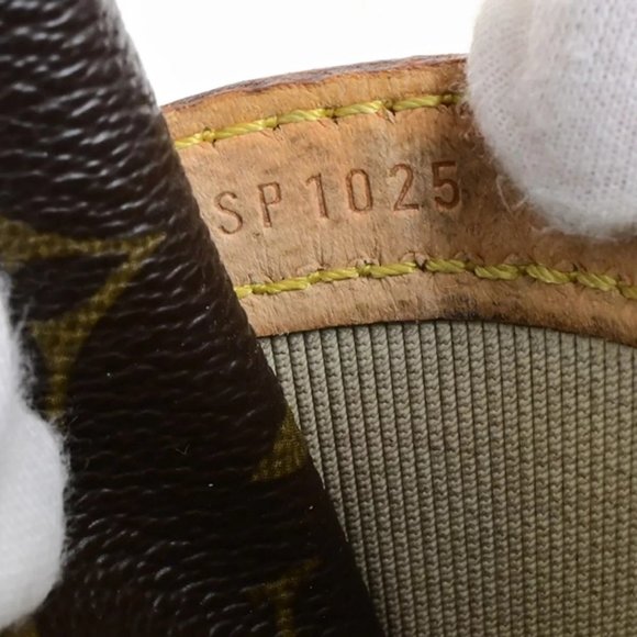 LOUIS VUITTON Reporter PM Crossbody Shoulder Bag Monogram Leathe - Picture 2 of 16